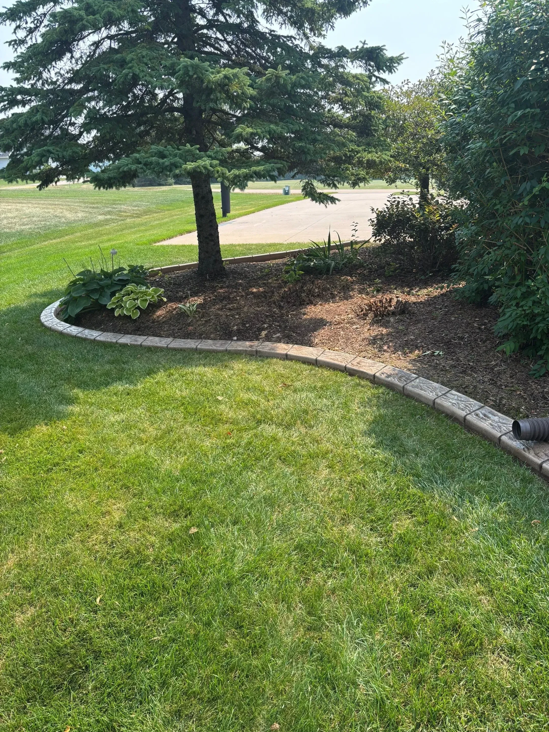 Beautiful landscape curbing on a residential property in Eden Prairie, MN